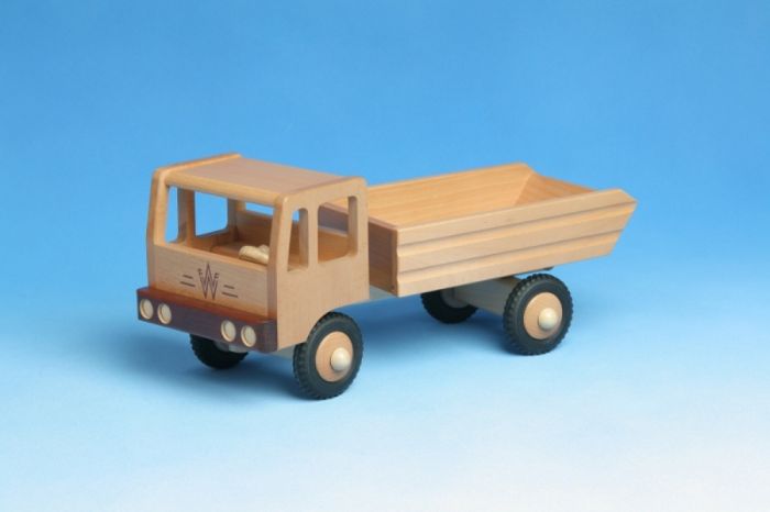 LKW Kipper aus Holz in Perspektive dargestellt. 