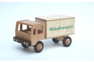 LKW Möbeltransport aus Holz